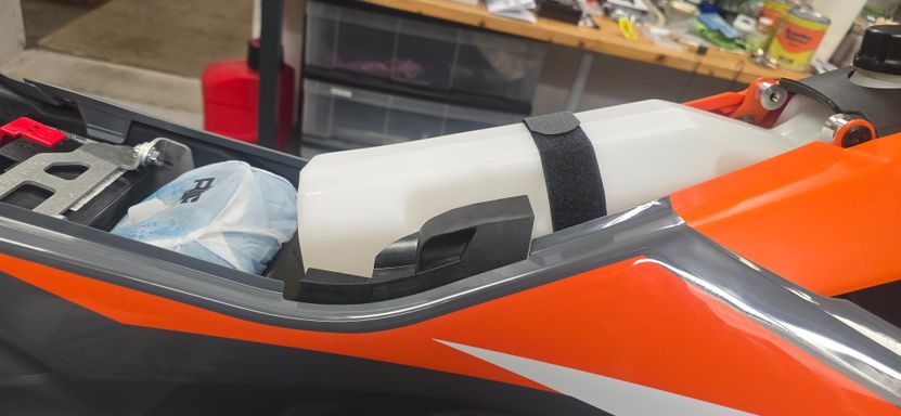 KTM 690 Enduro R Zusatztank Rade Garage