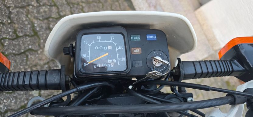 Suzuki DR 600 Dakar